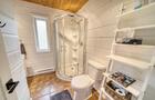 Salle de bain avec douche&nbsp;&nbsp;&nbsp;&copy; J.Massonnet
