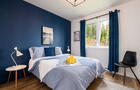 Chambre bleu-royal