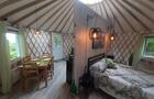 Intérieur des yourtes lumineux et moderne