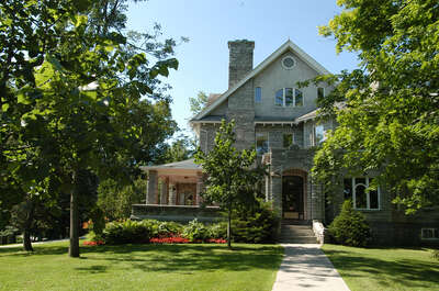 Parc du Domaine-Howard et jardins des Serres municipales Carl-Camirand