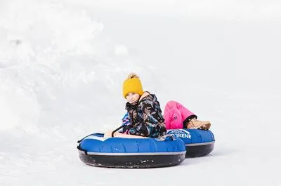 Parc Régional de Val-d&rsquo;Irène / Glissade sur neige