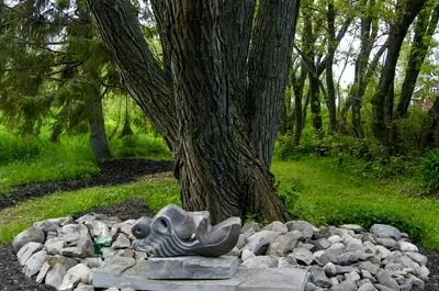 Galerie et Jardin de sculptures sur pierre Marc Côté