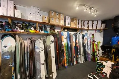 Caroune Ski Shop