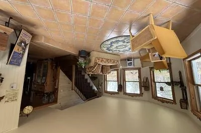 LA VIEILLE ÉCOLE