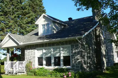 GÎTE AUX PETITS OISEAUX B&B