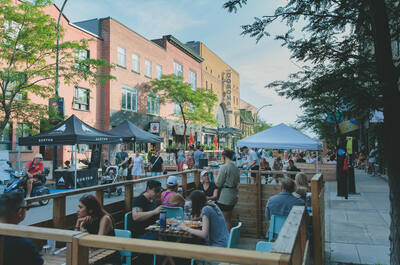 À l’ouest de la Dame !