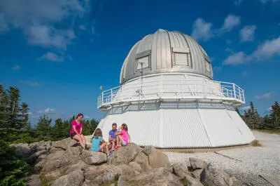 Observatoires astronomiques et planétariums