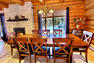 L'Aventurier - Salle à manger&nbsp;&nbsp;&nbsp;&copy; Au Chalet en Bois Rond