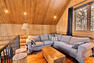 L'Abénaki - Salon à la mezzanine&nbsp;&nbsp;&nbsp;&copy; Au Chalet en Bois Rond