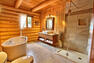 L'Aigle Royal - Salle de bain&nbsp;&nbsp;&nbsp;&copy; Au Chalet en Bois Rond
