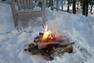 Hiver devant un feu de camp&nbsp;&nbsp;&nbsp;&copy; S.Dupuis