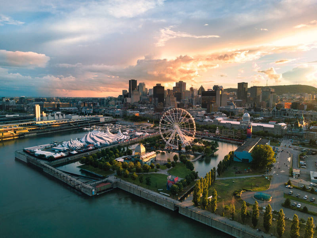 Vieux-Port de Montréal et centre-ville au coucher du soleil