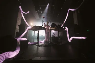 Honeydrip en performance à MUTEK